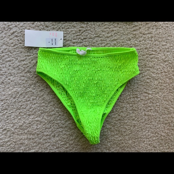 🧑🏾🎤🪲NEON 2 PC Bikini w/ TAGS!! - Picture 3 of 4